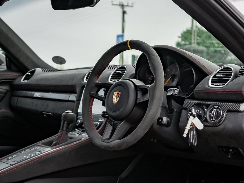 PORSCHE 718 SPYDER