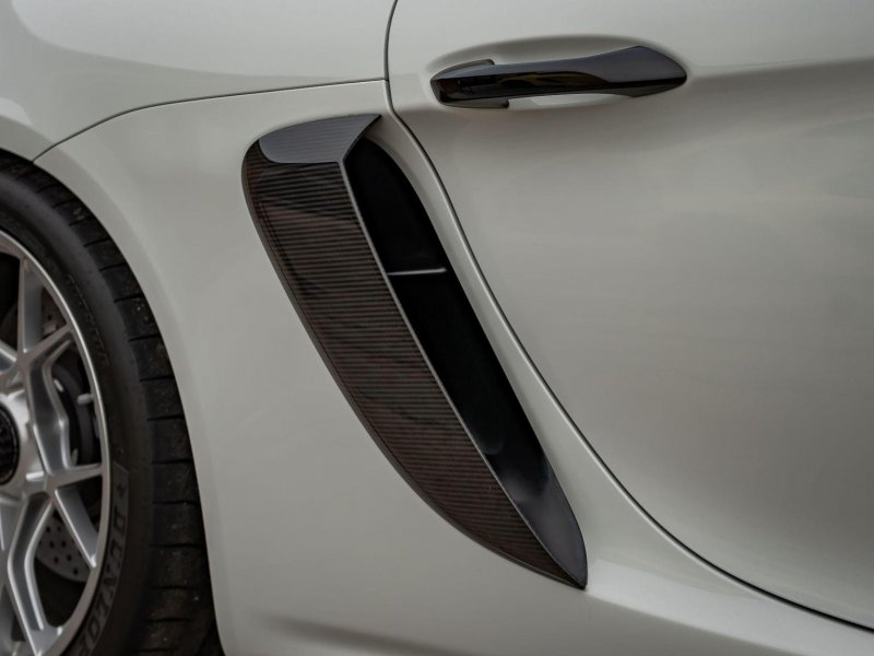 PORSCHE 718 SPYDER