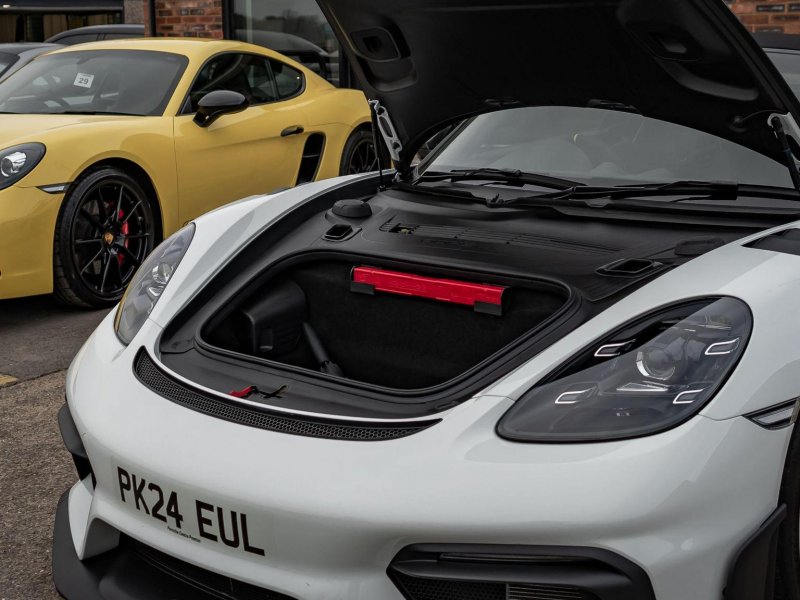 PORSCHE 718 SPYDER