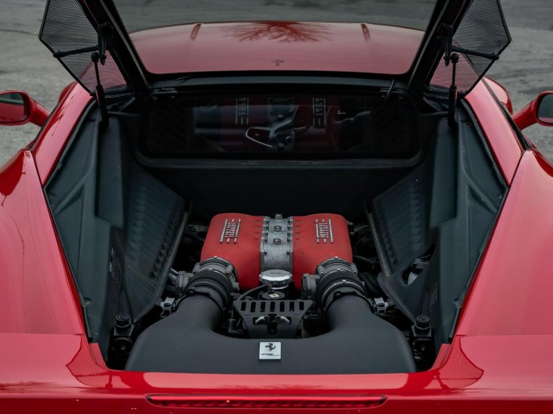 FERRARI 458
