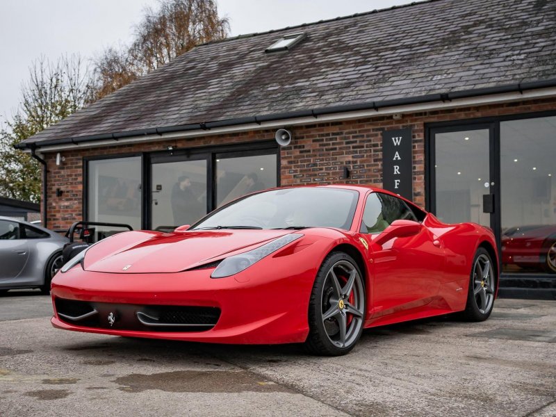 FERRARI 458
