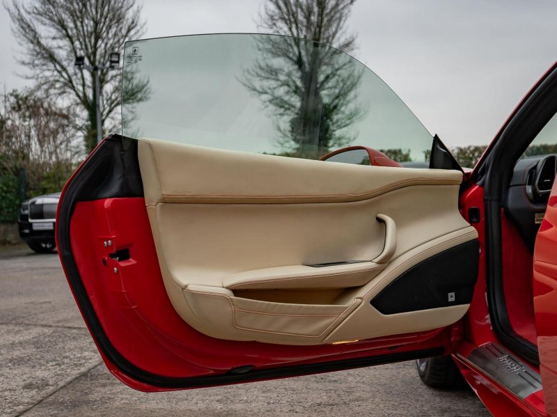 FERRARI 458