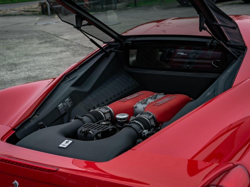 FERRARI 458