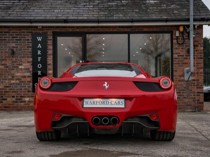 FERRARI 458