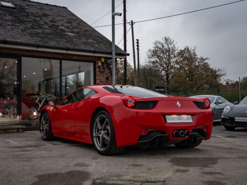 FERRARI 458