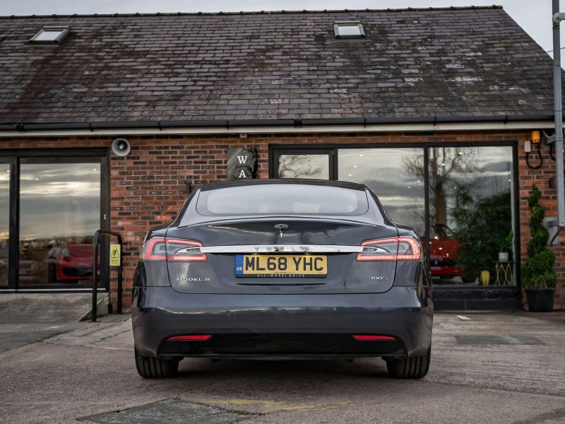 TESLA MODEL S