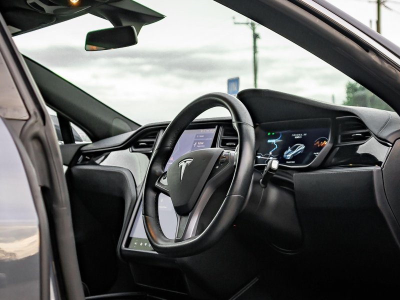 TESLA MODEL S
