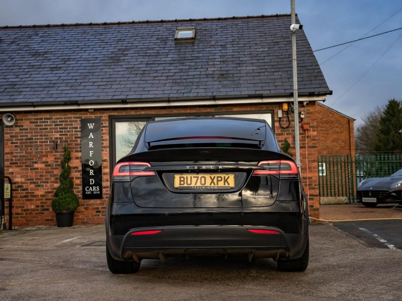 TESLA MODEL X
