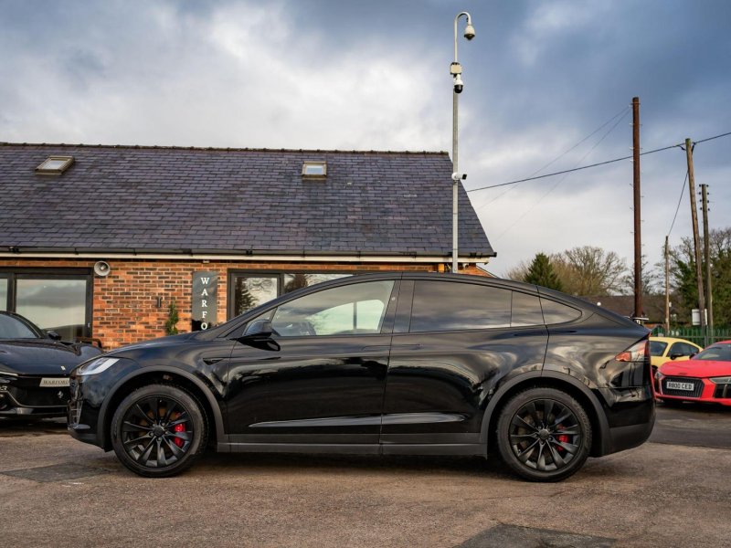 TESLA MODEL X