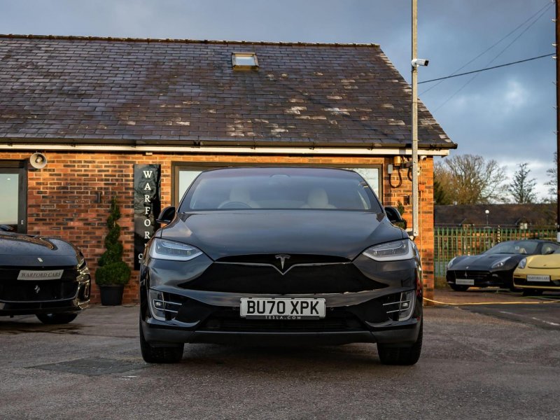 TESLA MODEL X