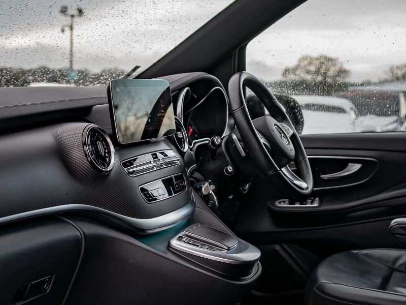 MERCEDES-BENZ V CLASS