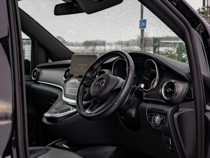 MERCEDES-BENZ V CLASS