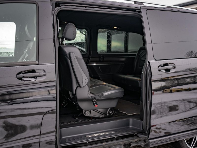 MERCEDES-BENZ V CLASS