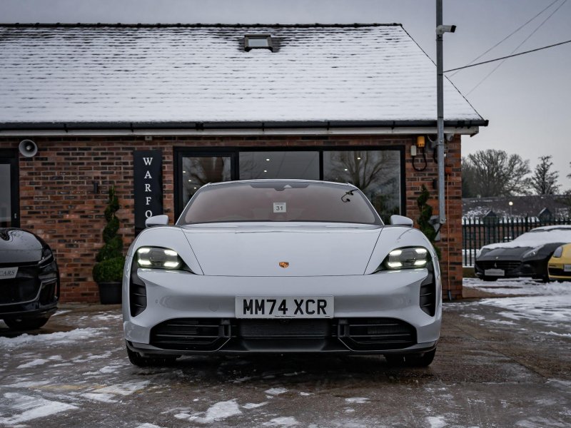 PORSCHE TAYCAN