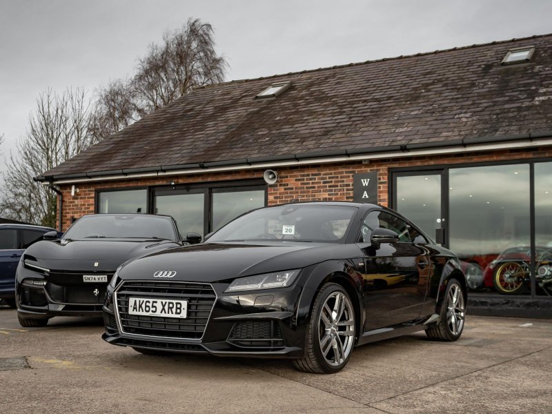 AUDI TT