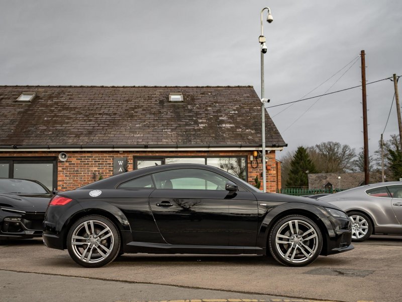 AUDI TT