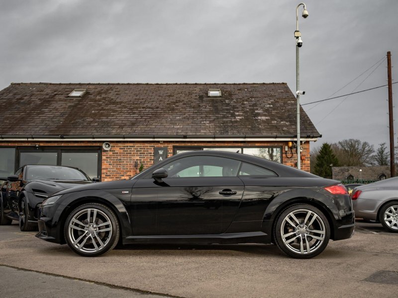 AUDI TT