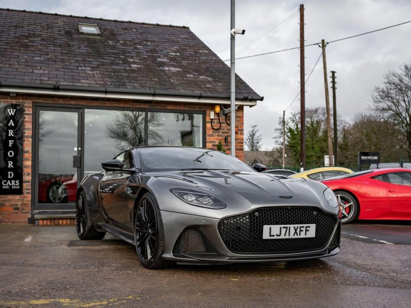 ASTON MARTIN DBS