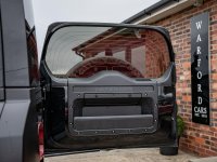 LAND ROVER DEFENDER 110