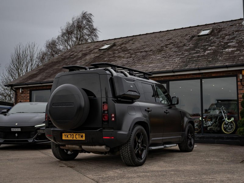 LAND ROVER DEFENDER 110