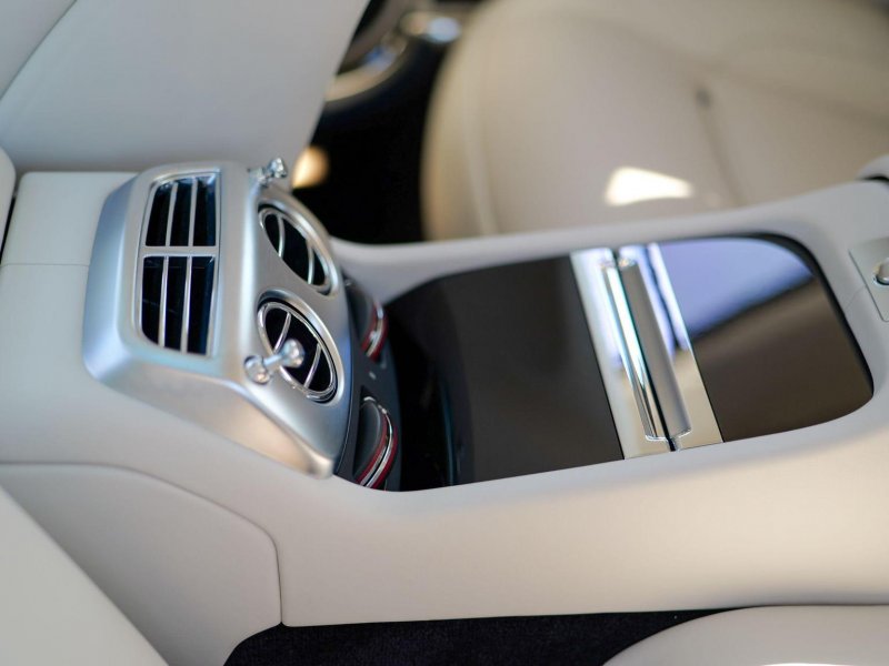 ROLLS-ROYCE WRAITH