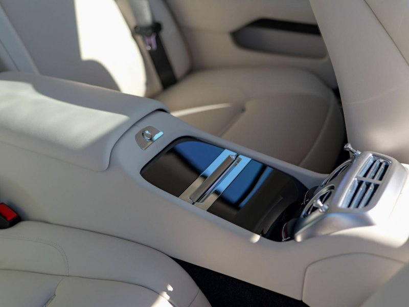 ROLLS-ROYCE WRAITH
