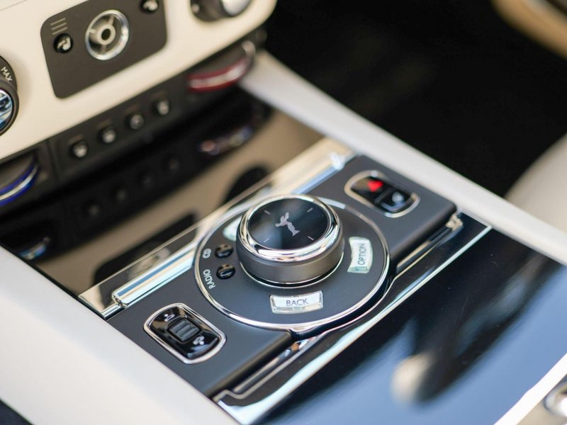 ROLLS-ROYCE WRAITH