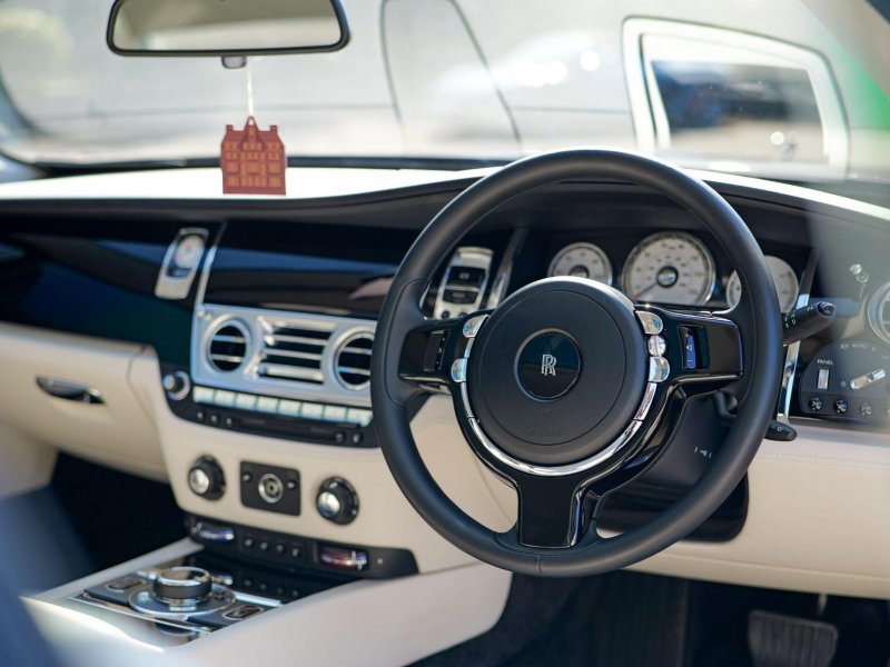 ROLLS-ROYCE WRAITH