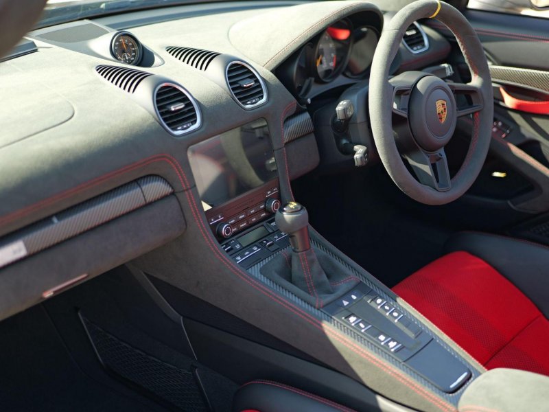 PORSCHE 718 SPYDER