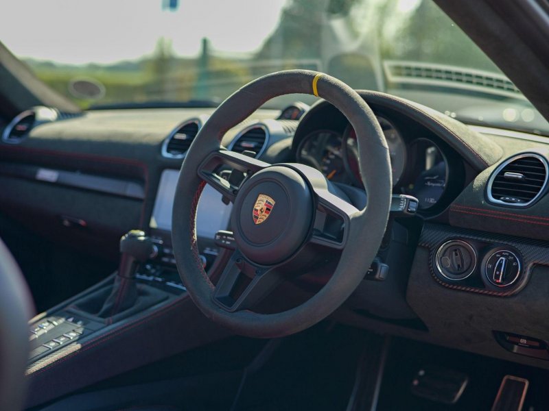 PORSCHE 718 SPYDER