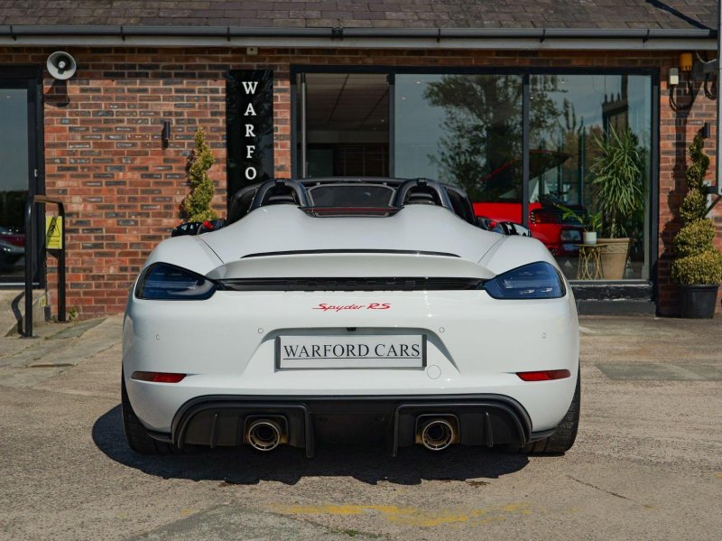 PORSCHE 718 SPYDER