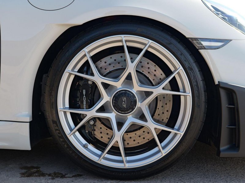 PORSCHE 718 SPYDER