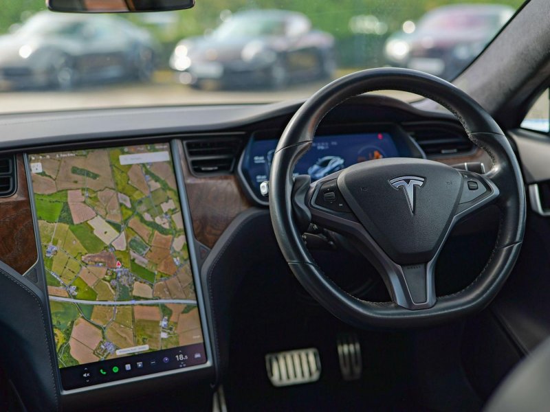 TESLA MODEL S