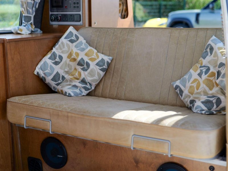 VOLKSWAGEN CAMPERVAN