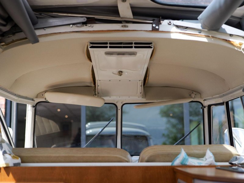 VOLKSWAGEN CAMPERVAN