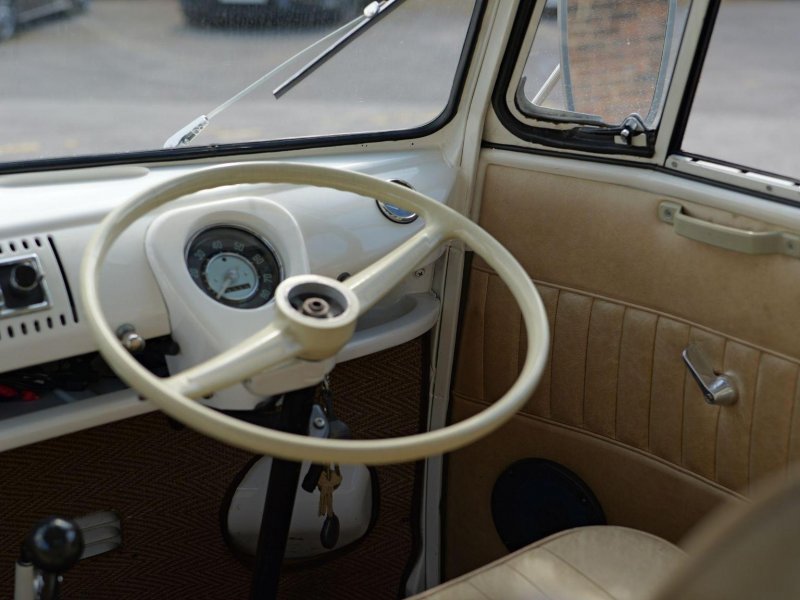VOLKSWAGEN CAMPERVAN