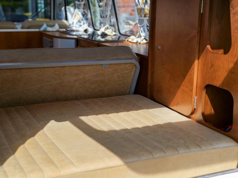 VOLKSWAGEN CAMPERVAN