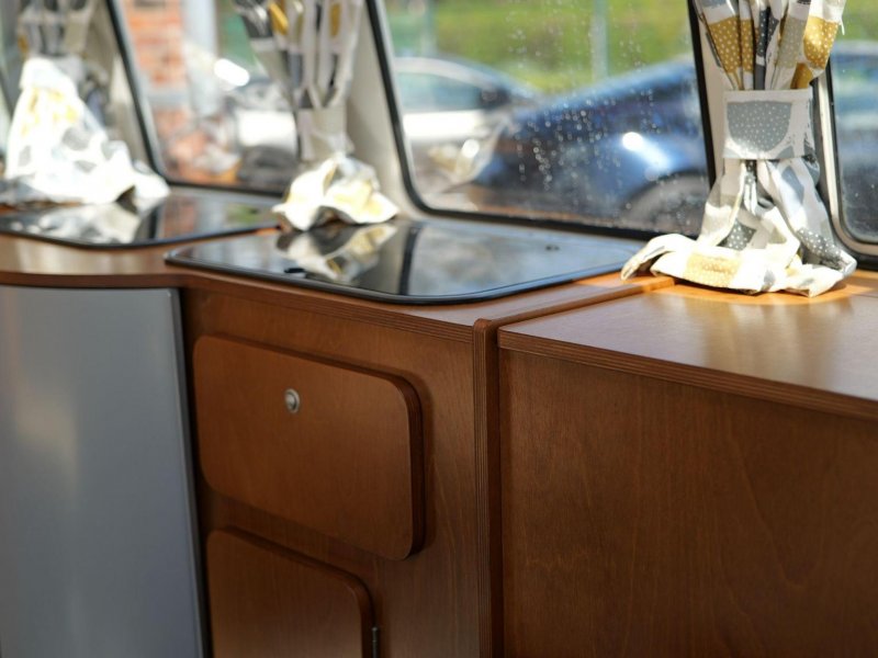 VOLKSWAGEN CAMPERVAN