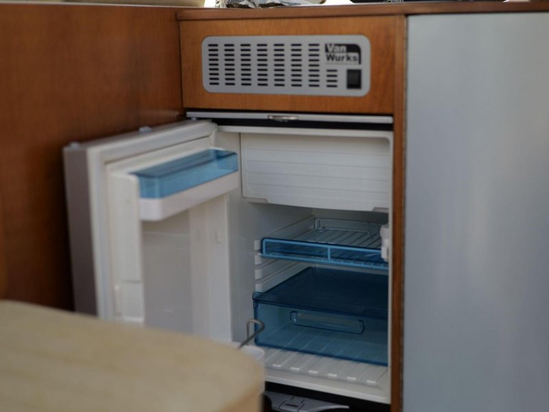 VOLKSWAGEN CAMPERVAN