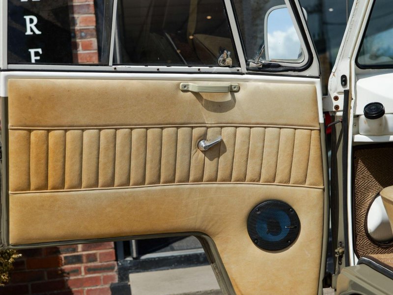 VOLKSWAGEN CAMPERVAN