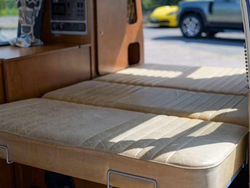 VOLKSWAGEN CAMPERVAN