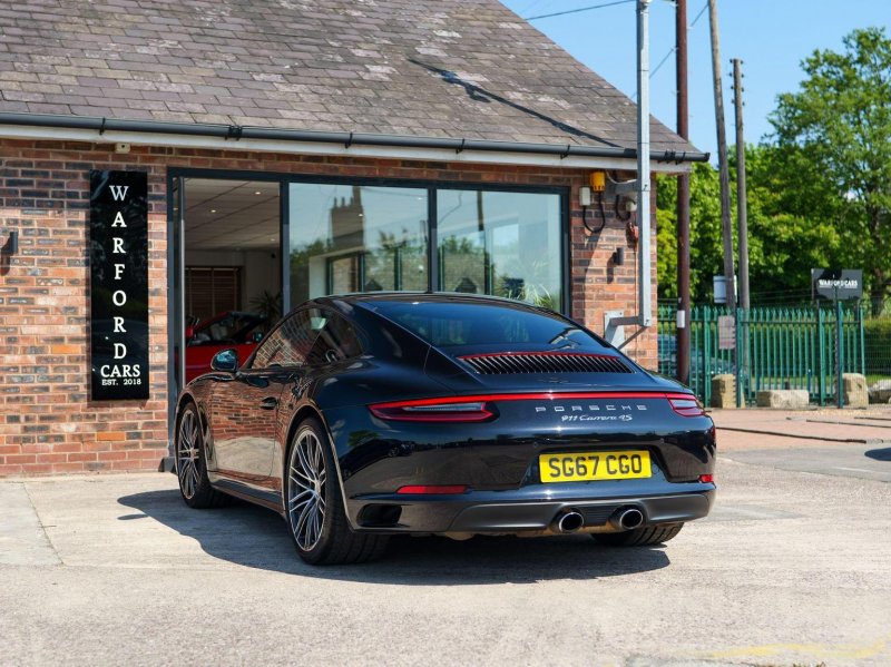 PORSCHE 911