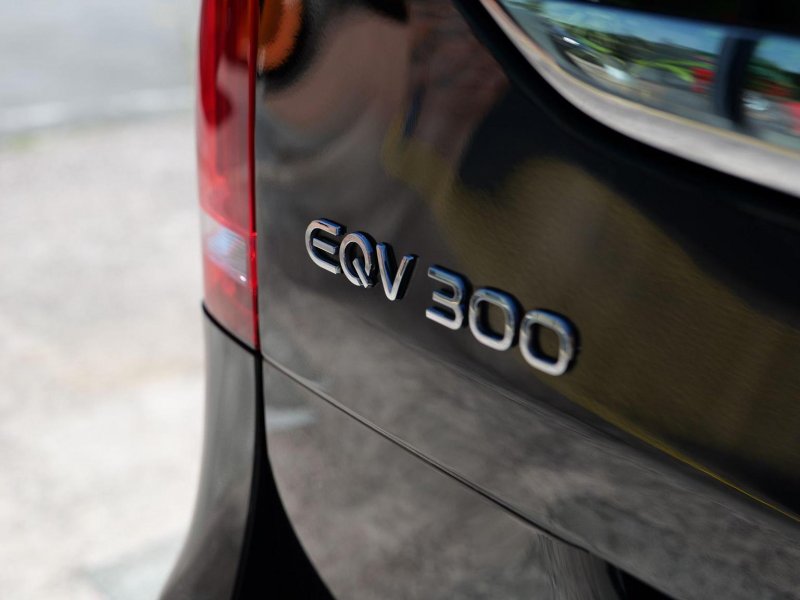MERCEDES-BENZ EQV