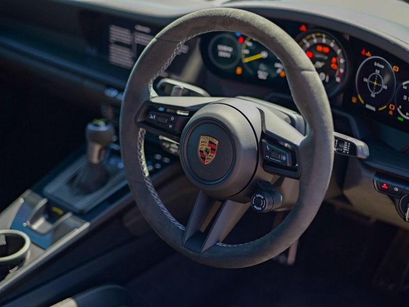 PORSCHE 911