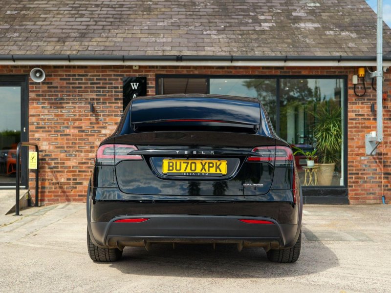 TESLA MODEL X