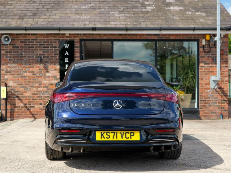 MERCEDES-BENZ EQS
