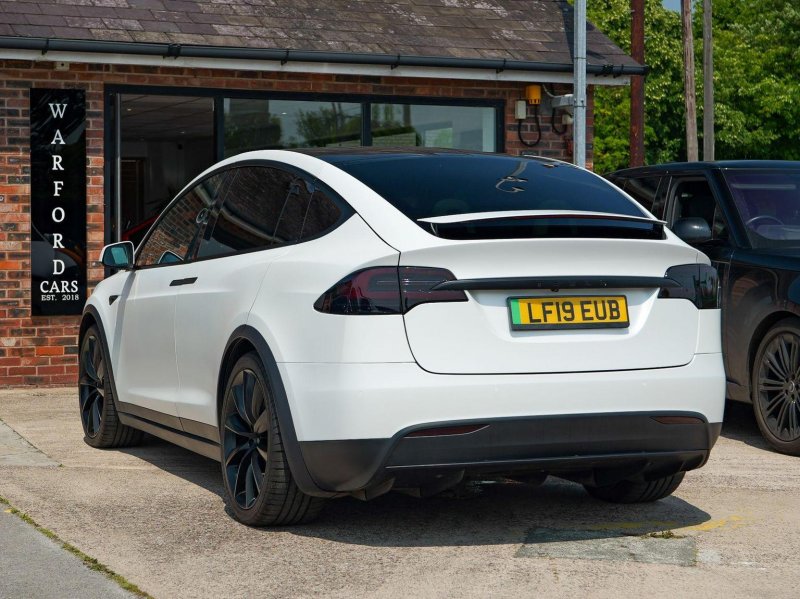 TESLA MODEL X