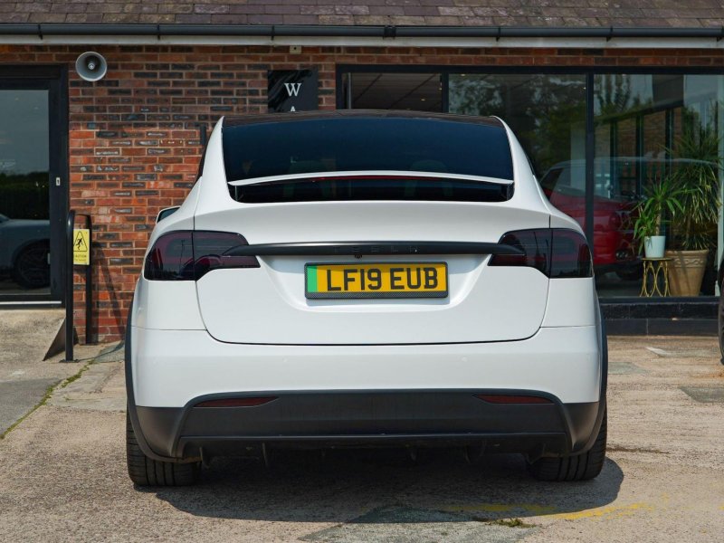 TESLA MODEL X