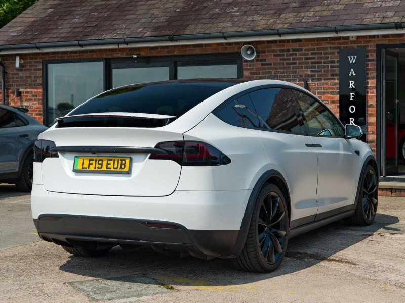 TESLA MODEL X