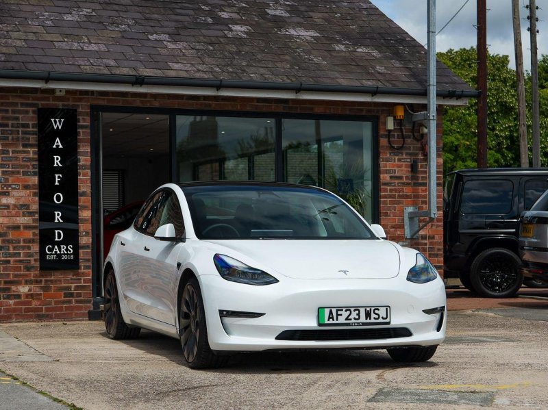 TESLA MODEL 3